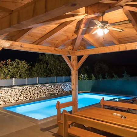Holiday home Monkodonja, A Charming Summer Retreat Near Rovinj